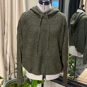 Banana Republic Women’s dark green hooded sweater, Small